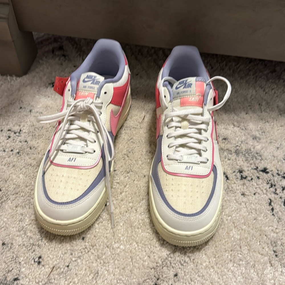 Nike women’s air force ones. The same shoes that Khloe kardashian wears. Sz10.5
